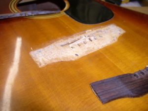 lem kayu untuk gitar