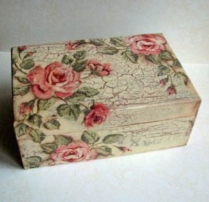 decoupage pada kotak kayu