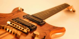 gitar elektrik kayu