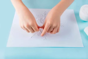 lem kertas yang aman untuk kulit