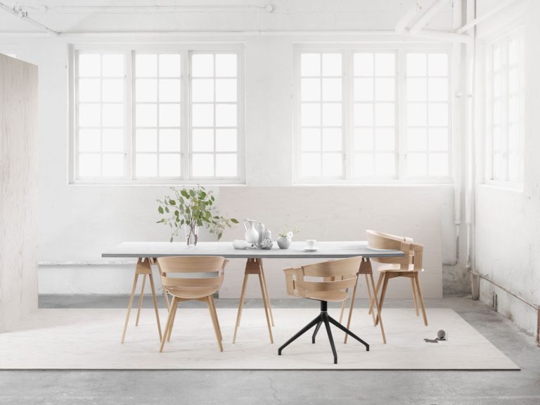 Percantik Ruangan Anda dengan Meja Kursi Minimalis Ini