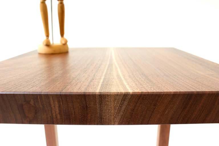 Keindahan Effortless ala Meja Minimalis yang Memukau! - Phaethon™ Lem