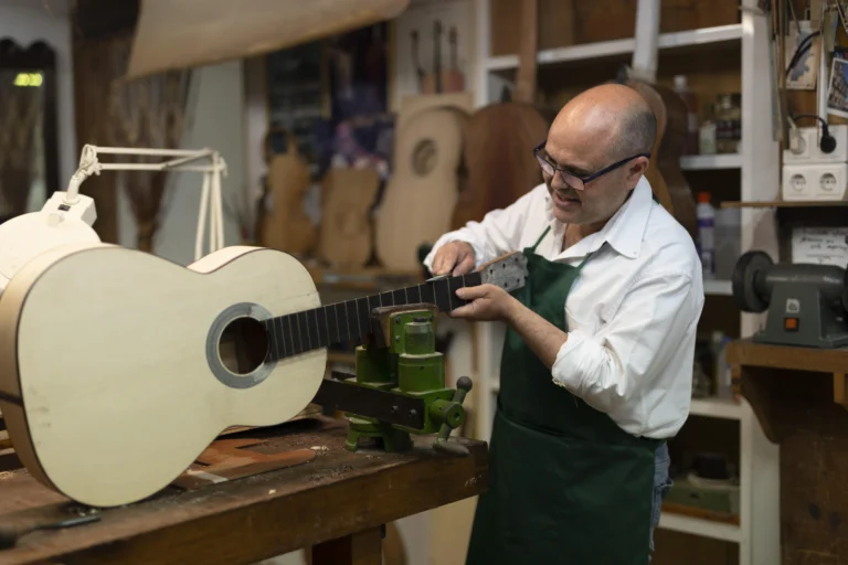 proses pembuatan gitar