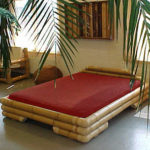 tempat tidur bambu desain manis